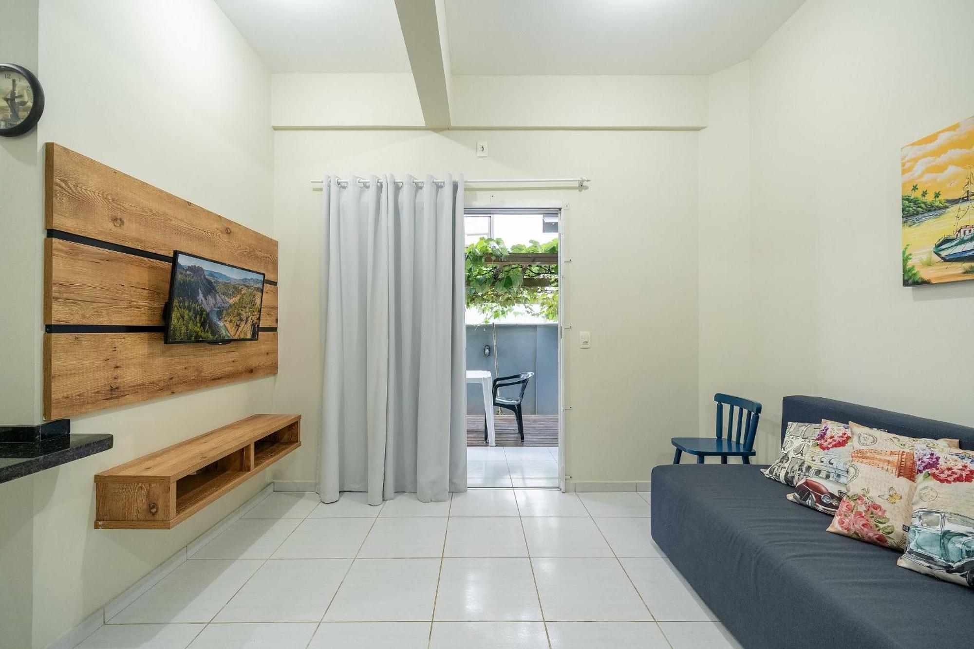 Apartamento Apto Girassol 200m Da By Achei